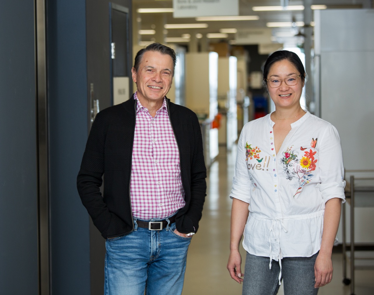 Bad knees might cause broken hearts